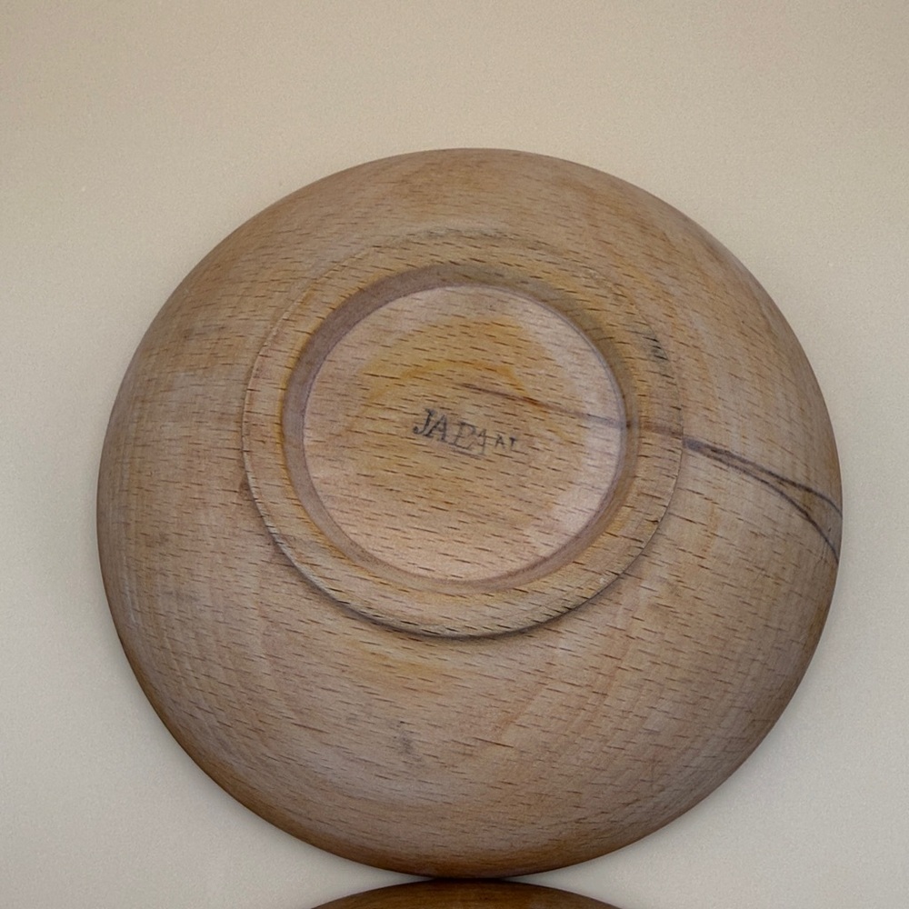 Set of Two Wooden Bowls Made In Japan - Picture 5 of 10